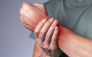 Nguyên nhân gây đau cổ tay và cách xử trí