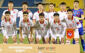 U23 Việt Nam thua đậm, nhận 2 thẻ đỏ ở trận ra quân