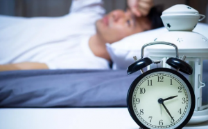 Ngủ quá ít hoặc quá nhiều làm tăng nguy cơ nhiễm trùng