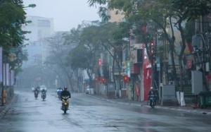 Bắc Bộ mưa rải rác, Trung Bộ nắng nóng