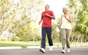 Người bị thoát vị đĩa đệm có nên đi bộ không?