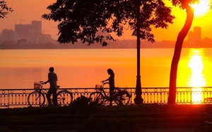 Tây Bắc Bộ nắng nóng cục bộ, Nam Trung Bộ mưa rào vài nơi