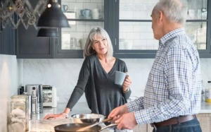 Tại sao giọng nói thay đổi khi bạn già đi?