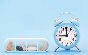 Nên uống vitamin vào thời điểm nào trong ngày?