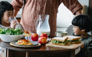 Bí quyết kích thích trẻ ăn ngoan nhờ âm nhạc