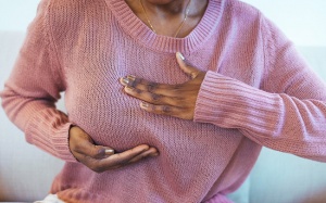 Phụ nữ nên đi tầm soát ung thư vú từ năm 40 tuổi, thay vì 50