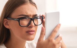 Dấu hiệu bạn cần thay kính thuốc 