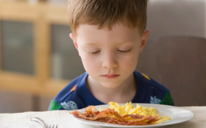 Mùa Hè, trẻ lười ăn phải làm sao?