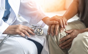 Làm sao phòng ngừa thấp tim và biến chứng hẹp hở van tim?