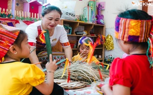 Cô giáo 28 năm bám bản, ngày đêm mang con chữ đến với học trò