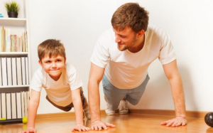 Trẻ lười vận động phải làm sao?