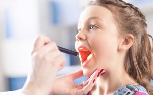 Lưu ý để phòng bệnh viêm amidan ở trẻ em trong mùa Hè