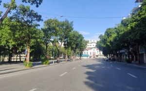  Bắc Bộ ngày nắng, Nam Bộ mưa to chiều tối