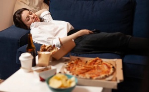 Bạn nên tránh ăn gì để có giấc ngủ ngon?