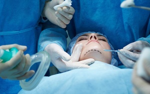 Phẫu thuật thẩm mỹ ở Mexico, 3 người Mỹ tử vong do viêm màng não 