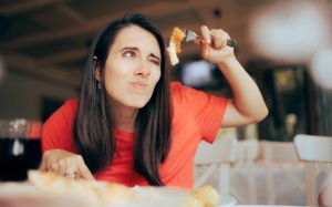 Tử vi thứ Năm (15/6/2023): Bạch Dương không nên tỏ ra quá soi mói