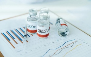 FDA khuyến cáo phát triển vaccine phòng biến thể phụ XBB.1.5  