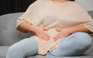 Dấu hiệu cảnh báo ung thư buồng trứng bạn nên biết