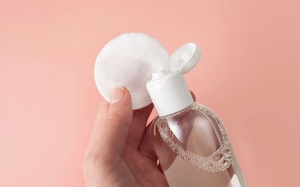 Mẹo làm đẹp hiệu quả với nước tẩy trang