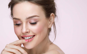 Bí quyết để có đôi môi hồng và căng mọng tự nhiên