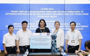 New Zealand cung cấp thiết bị hỗ trợ chẩn đoán bệnh truyền nhiễm