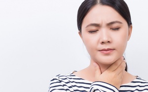 Viêm thanh quản: Triệu chứng thường gặp và cách khắc phục