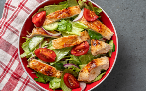 Protein nạc giúp trao đổi chất nhanh hơn sau tuổi 50 