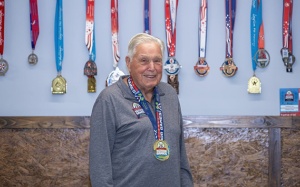 Bí quyết sống khỏe của cụ ông tham gia giải đạp xe ở tuổi 95