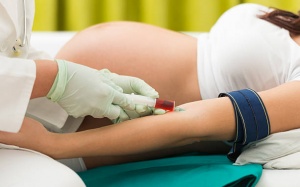 FDA Hoa Kỳ phê duyệt xét nghiệm máu đầu tiên dự đoán tiền sản giật