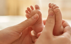 Lưu ý giúp giữ ẩm và bảo vệ da bé vào mùa Hè