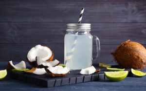 Tại sao nước dừa là thức uống giải khát tốt trong mùa Hè?