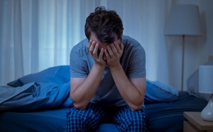 4 thói quen xấu đang phá hỏng giấc ngủ của bạn