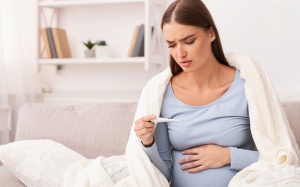 Hướng dẫn bà bầu cách xử trí khi bị sốt