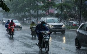 Nhiều nơi trên cả nước mưa dông chiều tối