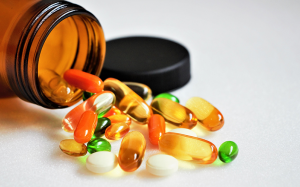 Uống vitamin tổng hợp khi đói được không?