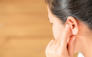 Tai trái khó nghe: Nguyên nhân và cách cải thiện hiệu quả