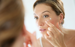 Tác dụng và lưu ý khi dùng retinaldehyde chăm sóc da