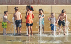 Liên Hợp Quốc: Nắng nóng đe dọa nghiêm trọng sức khỏe trẻ em toàn cầu