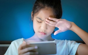 3 thói quen bảo vệ mắt tốt hơn kính chống ánh sáng xanh