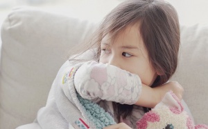 Mách mẹ cách xử trí khi trẻ bị ho đờm