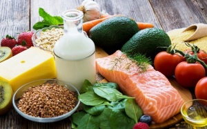 Bị viêm phổi cần lưu ý những gì trong ăn uống để nhanh hồi phục?