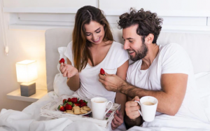 8 thực phẩm cần tránh trước cuộc 'yêu'