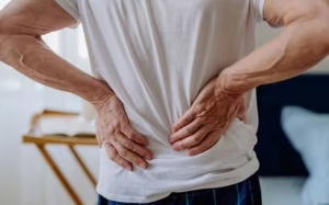 Đau lưng, dấu hiệu cảnh báo bệnh ung thư xương