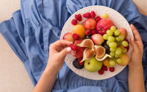 Nên ăn trái cây vào thời điểm nào trong ngày?