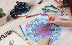 Giảm stress nhờ liệu pháp tô màu