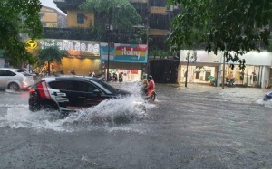 Cả nước mưa dông do ảnh hưởng của áp thấp nhiệt đới