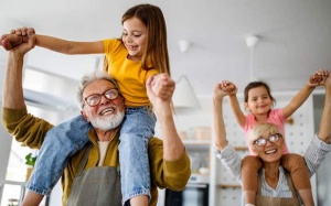 Tử vi thứ Bảy (30/9/2023): Bảo Bình nên quan tâm hơn tới gia đình mình