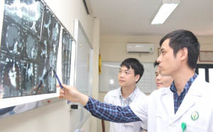 Lần đầu tiên tại Việt Nam phẫu thuật u thận lan đến tim