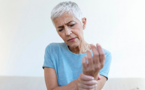 Đau xương và phát ban da có thể cảnh báo ung thư máu