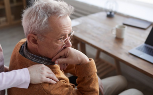 5 dấu hiệu bệnh Alzheimer mà hầu hết mọi người không nhận ra